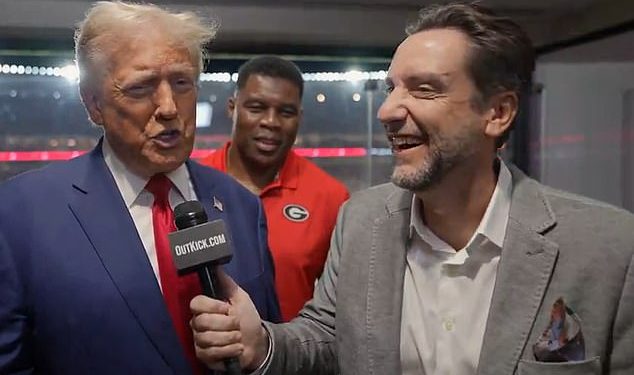 Donald Trump osuđuje nova pravila NFL-a o početnom udarcu i odaje priznanje koledž nogometu što je odbio pokleknuti za sigurnost igrača