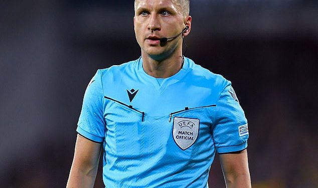 Dva suca Lige prvaka ZABRANJENA su iz nogometa nakon što su uhićeni pijani i ukrali prometni znak, nekoliko sati prije nego što su trebali voditi utakmicu Rangersa