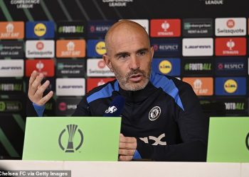 Enzo Maresca izlijeva hladnu vodu na Chelseajeve težnje za naslovom u Premier ligi jer inzistira na tome da njegova momčad ‘nije spremna’ za natjecanje s Man Cityjem i Arsenalom unatoč jakom rujnu