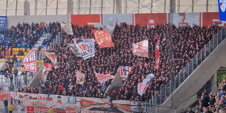 Erfurt, navijači oslikavaju stadion svojih povijesnih rivala tijekom derbija