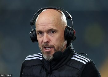 Erik ten Hag objašnjava šokantnu odluku da bočni branič Noussair Mazraoui počne kao broj 10 u dvoboju Man Uniteda u Europskoj ligi protiv Fenerbahcea jer je klupska legenda Paul Scholes ostao zbunjen