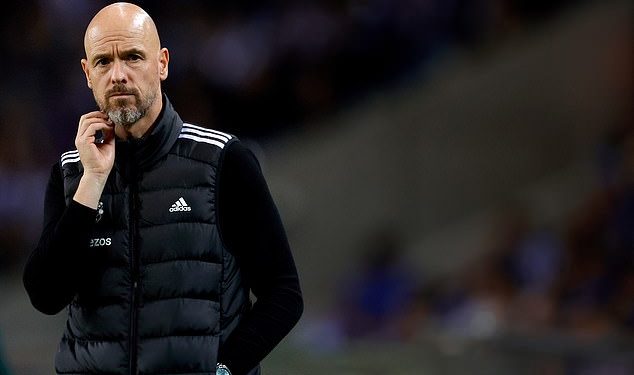 Eriku ten Hagu je ‘bliski prijatelj rekao da ODUSTANI s uloge u Manchester Unitedu – vjeruje da je ‘čudo’ što je kritičan šef još uvijek na Old Traffordu nakon lošeg početka sezone