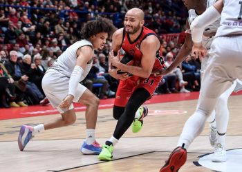 Euroliga, Milan-Pariz 79-74: Shields 21 poen, Mirotić 15