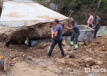 FOTO Djelatnici JP Komunalno Mostar danas raščistili puteve prema Divi Grabovici, ali i Grabovici