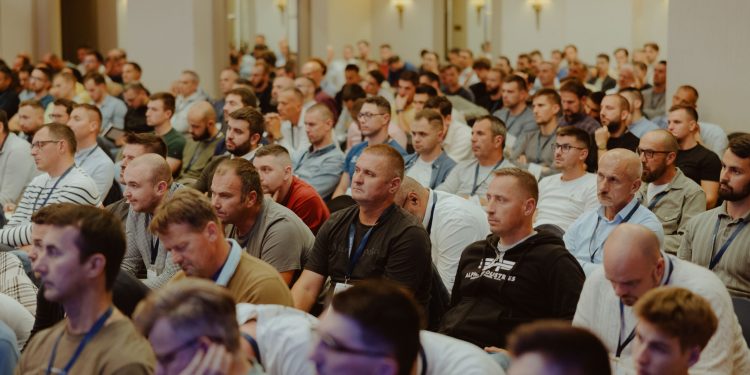 FOTO Stotine muškaraca u Zagrebu, izvanredni prizori obišli Hrvatsku: ‘Susreli smo Boga Oca’