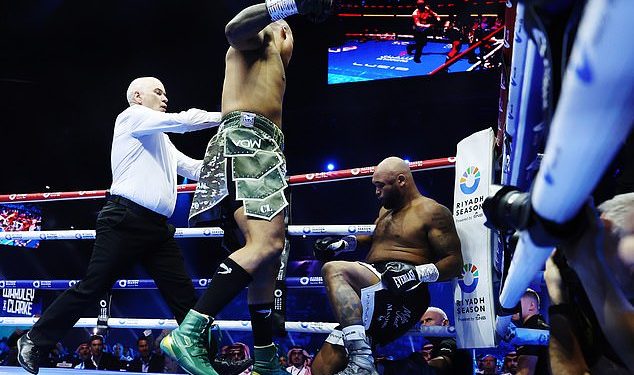 Fabio Wardley NOKAUTIRA Frazera Clarkea u prvoj rundi njihovog revanša za obranu britanske titule u teškoj kategoriji