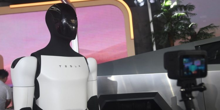 Filmski redatelj traži od Muska da vrati svoje dizajne — RT Entertainment