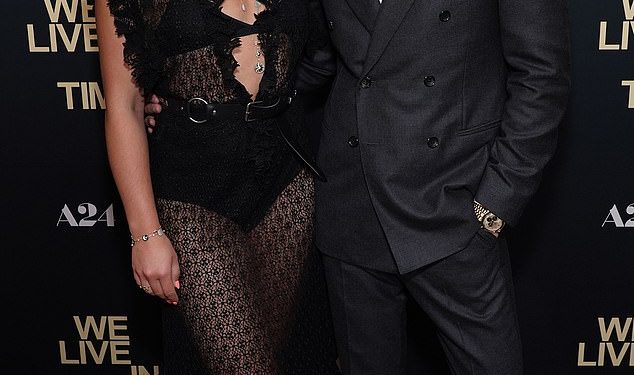 Florence Pugh slučajno otkriva da Andrew Garfield ima TAJNE račune na društvenim mrežama