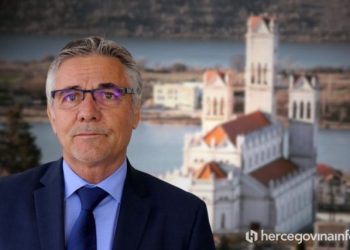 GRUDE NASTAVLJAJU PO STAROM Grizelj ostaje načelnik unatoč hrabroj borbi mladog Bandića