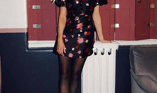 Holly Willoughby izaziva tajnu TV emisiju s dugonogim novim promo snimkama dok se pokušava distancirati od gnjeva Phillipa Schofielda