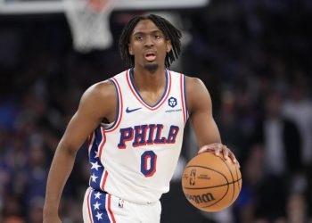 Indiana-Philadelphia 114-118: 45 poena za Maxeya