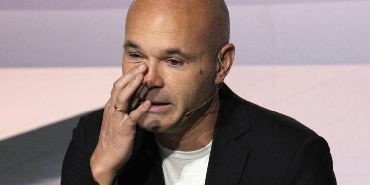 Iniesta, u suzama se oprostio od nogometa: “Igrao bih do 90. godine”