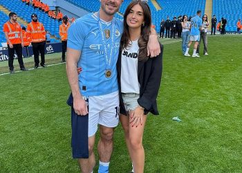 Jack Grealish je tata! Zvijezda Manchester Cityja dočekala je svoje prvo dijete s djevojkom Sashom Attwood i otkrila njezino slatko ime