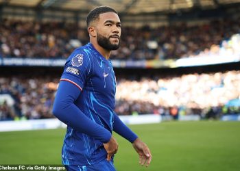 Jamie Carragher otkriva zašto vjeruje da je Enzo Maresca s PRAVOM bio zabrinut zbog vodstva Reecea Jamesa – budući da Paul Scholes inzistira na tome da bek ‘ne izgleda kao kapetan’