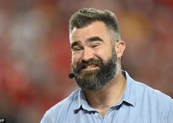 Jason Kelce urnebesno odgovara na tvrdnje da su navijači NFL-a muka od njega