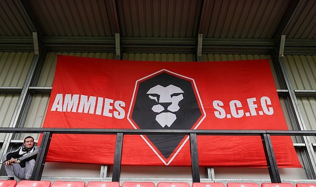 Kako se san Salforda iz klase 92 Man Uniteda srušio s gubicima od 23 milijuna funti, očajničkom potrebom za ulaganjem nakon gubitka milijardera i rizikom od ‘razornog’ ispadanja, piše IAN HERBERT