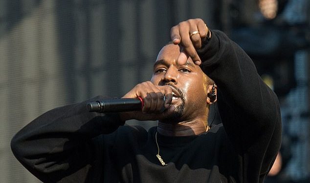 Kanye West otkriva da je njegov nadolazeći album Bully dostupan za predbilježbu za samo £16 dok reper predstavlja novu robu