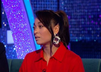 Katya Jones obrušila se na kritičare zbog ‘napadanja’ Wynne Evans i udvostručila tvrdnju da je njihova neugodna razmjena Strictly Come Dancing bila interna šala (ali priznaje da nije bila dobra) – nakon što je incident ‘zasjenio’ njihov nastup uživo