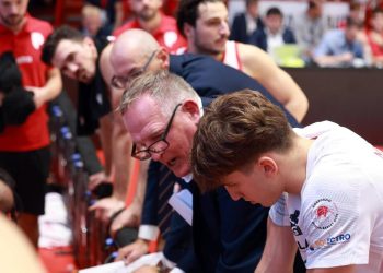 Košarka, Rowan predsjednik “trener” se ispričava, izjava: “Na klupi kao prevoditelj”