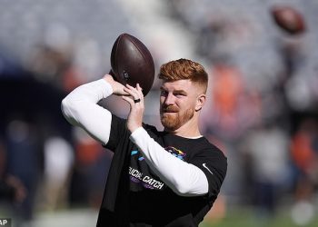Kvoterbek Panthersa Andy Dalton vraća se u dvoranu za trening dan nakon šokantne prometne nesreće sa svojom obitelji