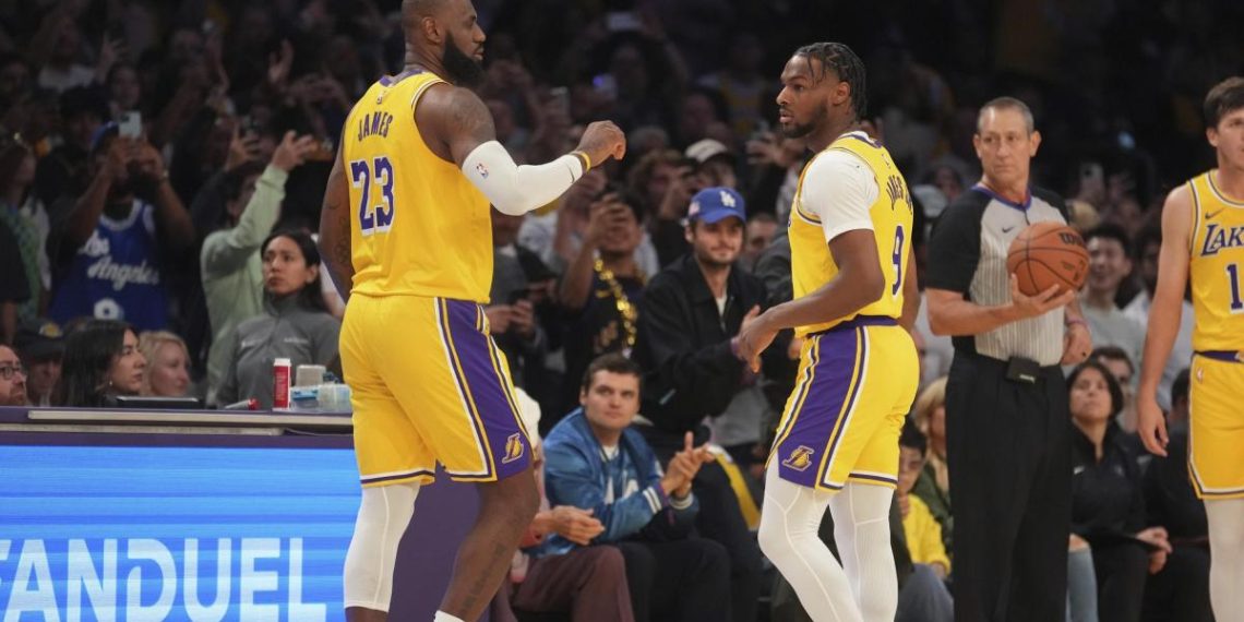 LeBron na terenu sa sinom Bronnyjem: povijesno u NBA. Lakersi su pobijedili Minnesotu
