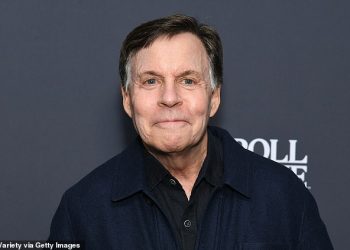 Legendarni televizijski voditelj MLB-a povukao se s dužnosti igranja nakon što su navijači oštro osudili njegovo izvještavanje o Yankees-Royalsima