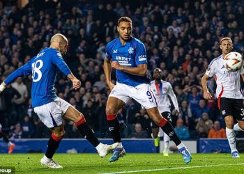 Lyon je gospodar kuće da ostavi Rangerse da gledaju zvijezde u bijednoj noći Europske lige na Ibroxu