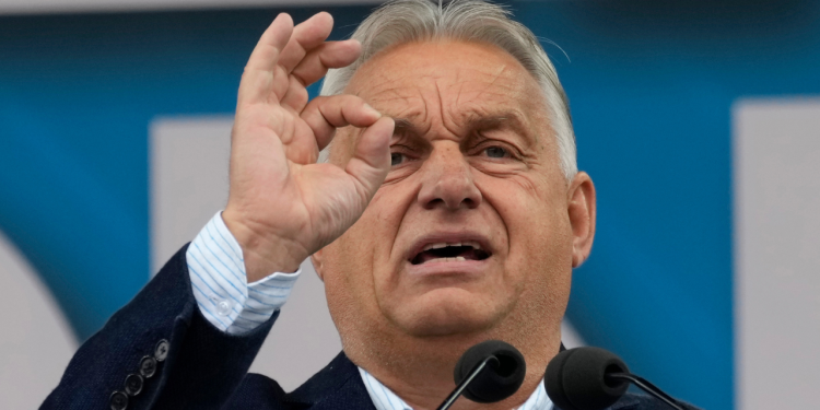 Mađarskog Orbana prekinula je aktivistica tijekom konferencije za novinare predsjedatelja EU