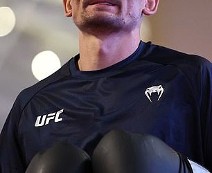 Max Holloway ismijava Real Madrid i Iliju Topuriu uoči borbe za UFC naslov dok autsajder otkriva suparnički klub koji mu je poslao dar i podupire ga da pobjedi