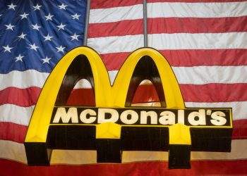 McDonald’s pojašnjava politiku nakon Trumpovog posjeta — RT World News