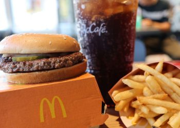 McDonald’sovi hamburgeri okrivljeni za smrtonosnu epidemiju E. coli — RT Business News