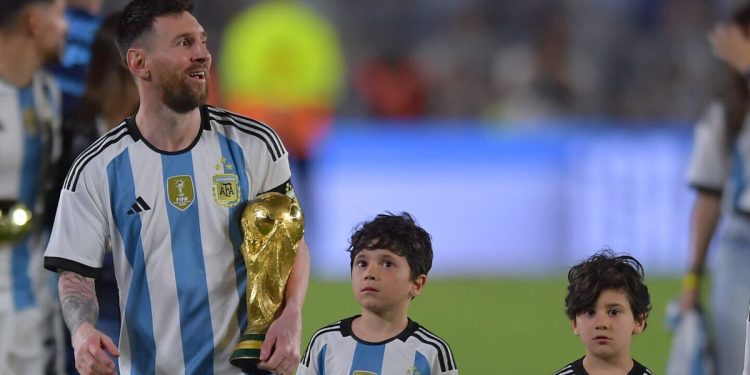 Messi u neobičnoj ulozi: trener na jedan dan na utakmici svog sina Matea