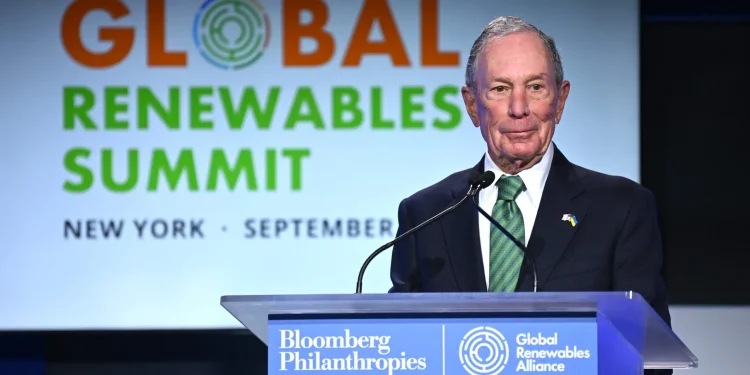 Michael Bloomberg postaje Harrisov drugi najveći pojedinačni donator