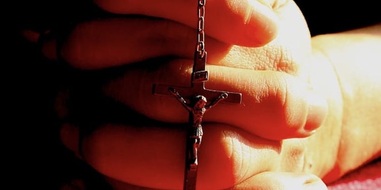 Moćni oprosti dani su za krunicu: Ovako možete primiti potpuni oprost svaki dan