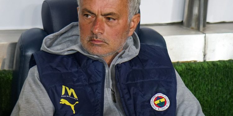 Mourinho pao na treningu: faul Yukseka. I sjetite se presedana s Kumbullom – Forzaroma.info – Najnovije vijesti Kao nogomet Roma – Intervjui, fotografije i videa