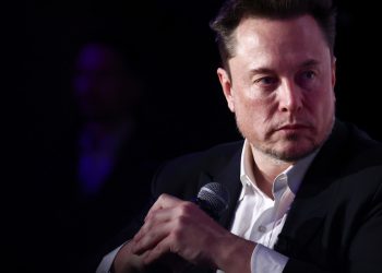 Musk je u SAD-u radio ilegalno – Biden – RT World News