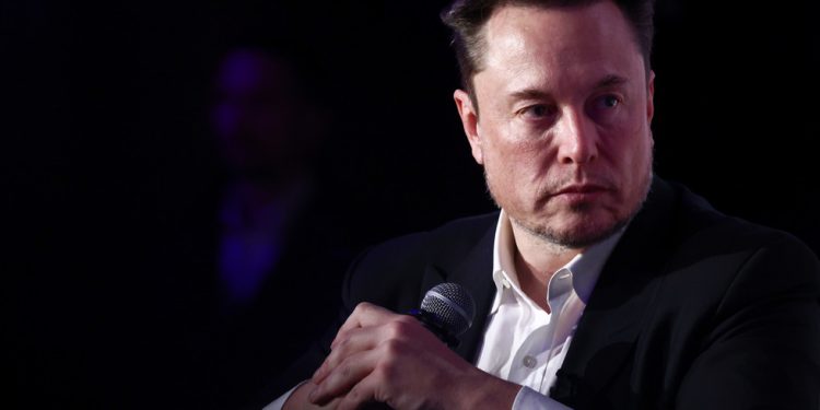 Musk je u SAD-u radio ilegalno – Biden – RT World News