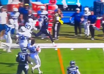 NFL pomoćni radnik ostao previjati se u agoniji nakon brutalnog sudara s Titans QB Willom Levisom