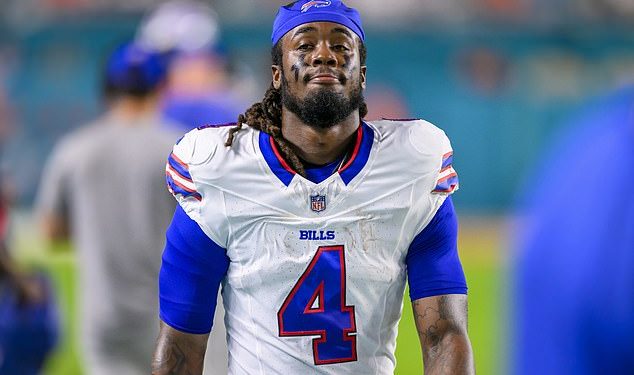 NFL zvijezda James Cook isključen je iz nogometne utakmice u ponedjeljak navečer zbog ozljede u velikom udarcu