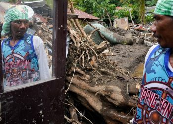 Najmanje 126 mrtvih i nestalih u velikim poplavama i klizištima na Filipinima