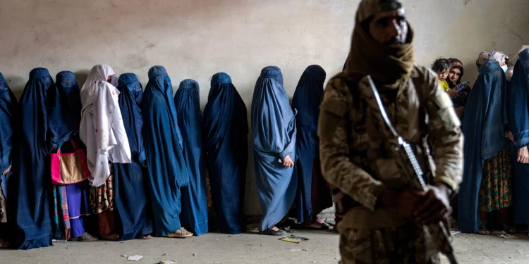 Najnovijim dekretom talibani zabranjuju ženama da ‘čuju glasove drugih žena’
