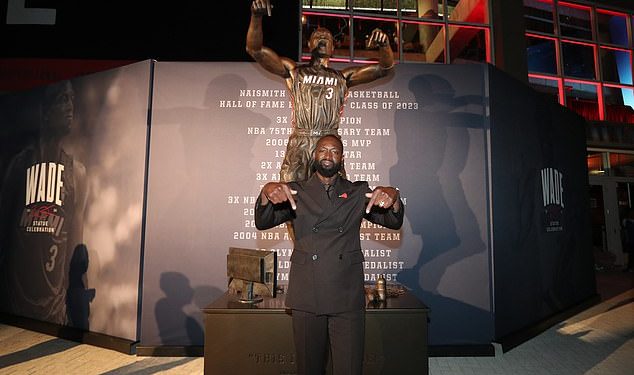 Navijači NBA lige divljaju po statui Dwaynea Wadea nakon otkrivanja Miami Heata: ‘Sramota bilo tko je dao ovo zeleno svjetlo’