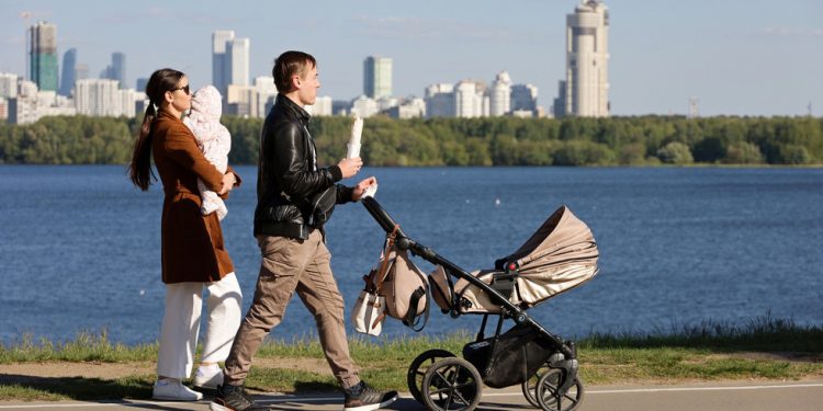 Nema potrebe žuriti s ‘porezom bez djece’ – Kremlj — RT Rusija i bivši Sovjetski Savez