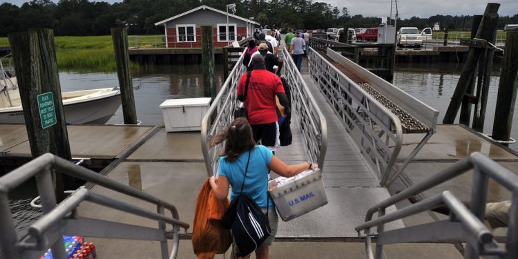 Nesreća na trajektnom pristaništu u SAD-u usmrtila sedam osoba — RT World News