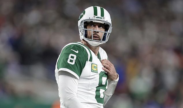 New York Jets 20-23 Buffalo Bills: Aaron Rodgers baca skupo kasno presretanje u porazu u prvoj utakmici nakon otpuštanja Roberta Saleha