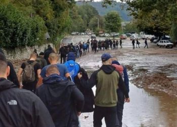 ORGANIZIRANA POMOĆ IZ MOSTARA Veća grupa navijača Veleža pomaže na području Jablanice