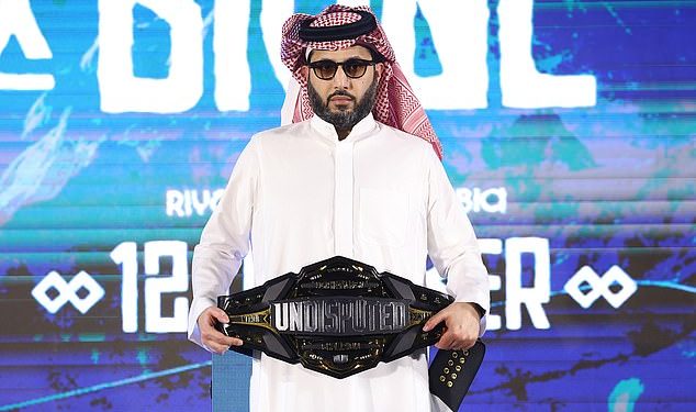 OTKRIVENO: Dmitry Bivol ĆE dobiti svoju priliku osvetiti se za svoj kontroverzni poraz od Artura Berterbieva dok Turki Alalshikh donosi zapanjujuće otkriće nakon oštre borbe