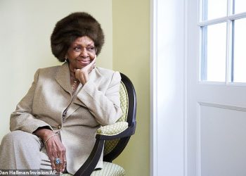 Obitelj Cissy Houston ‘shrvana’ je njezinom smrću… nakon što je majka Whitney Houston umrla kod kuće u New Jerseyju