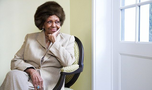 Obitelj Cissy Houston ‘shrvana’ je njezinom smrću… nakon što je majka Whitney Houston umrla kod kuće u New Jerseyju
