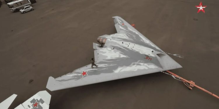 Oboren ‘Lovac’ iznad Ukrajine: Ruski besposadni avion ‘šeste generacije’